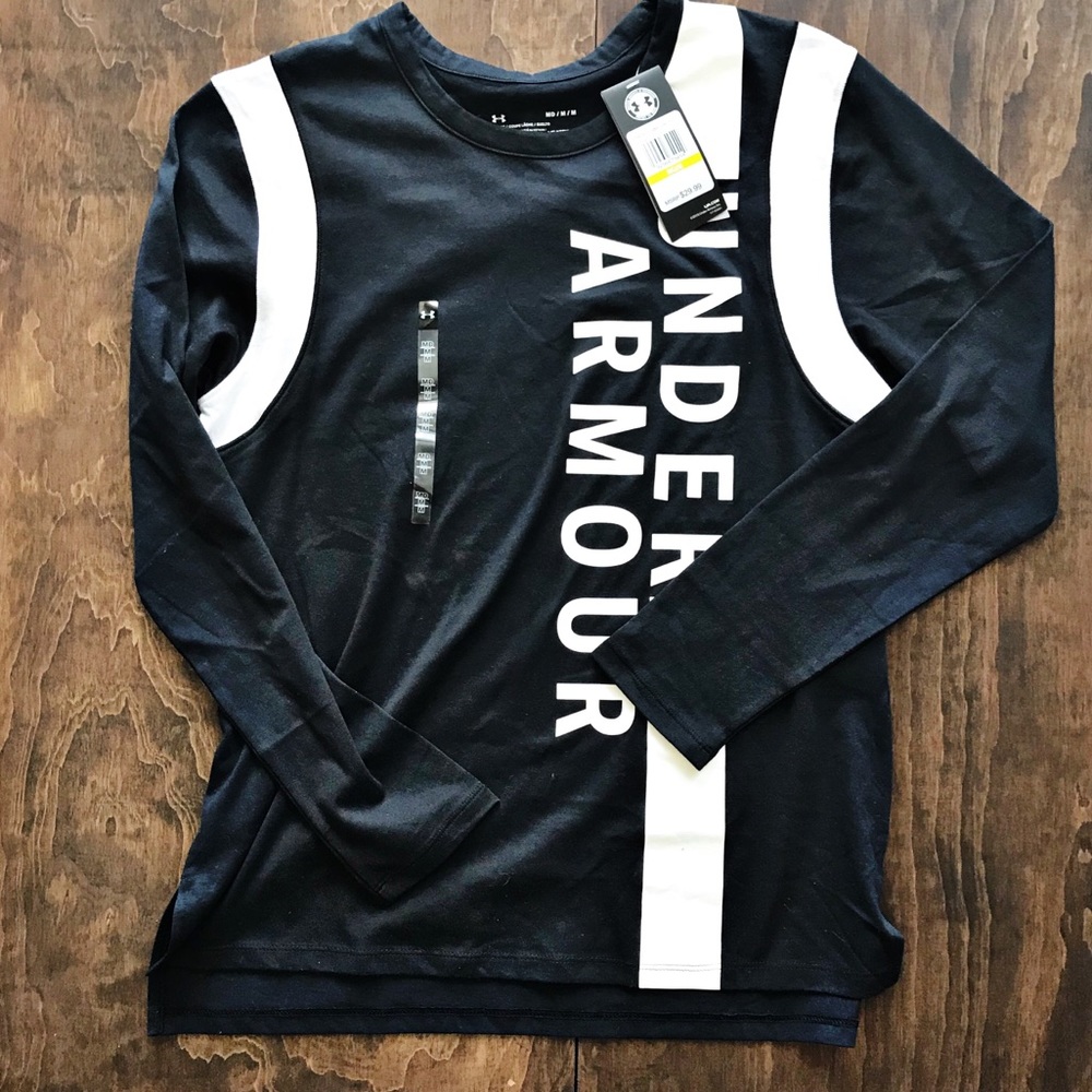 NWT Under Armour Long Sleeved Top
